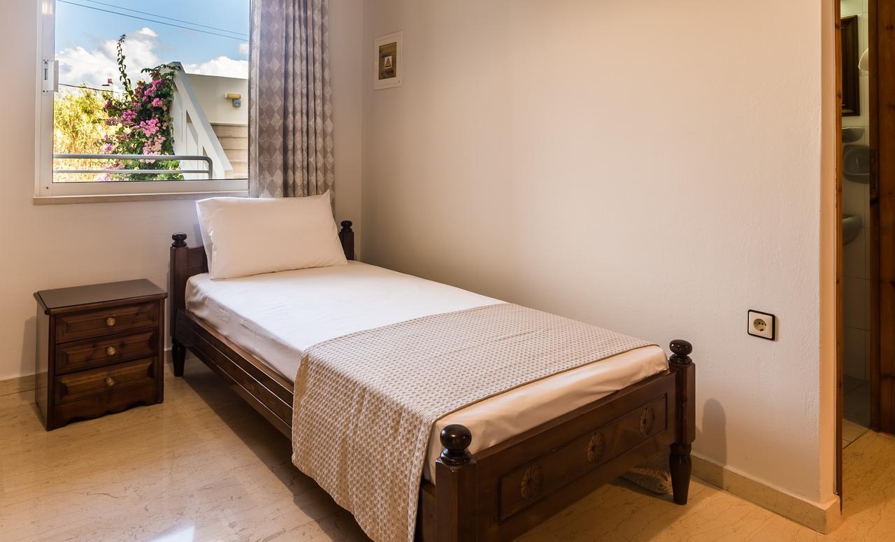 Merabello Apartments Agia Marina  Exterior photo